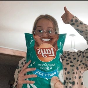 Meet your Posher, Amelia